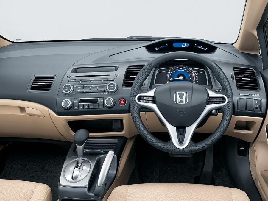  Honda Civic 1.8GL 2006 года  (JP) (фото 11 из 31)